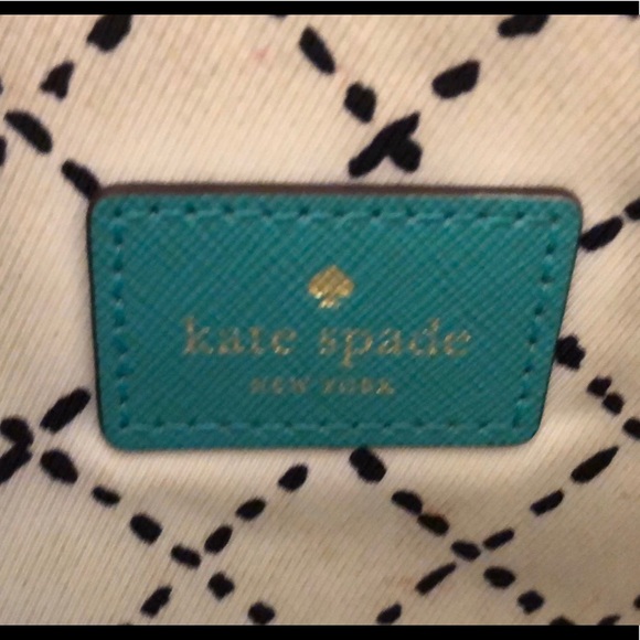 Authentic, Beautiful Kate Spade Wristlet - Picture 3 of 4